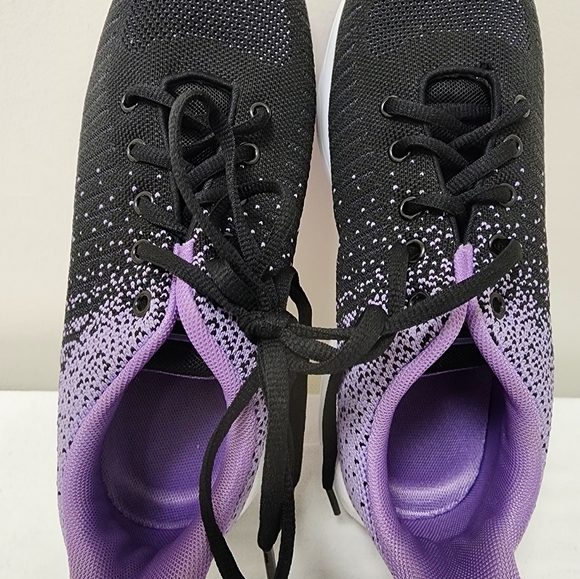 Running shoes - Picture 3 of 10